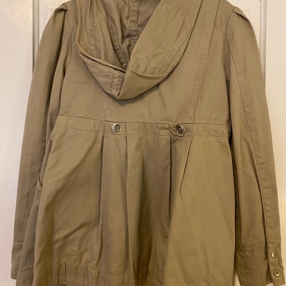 Tan trench coat - Picture 3 of 3
